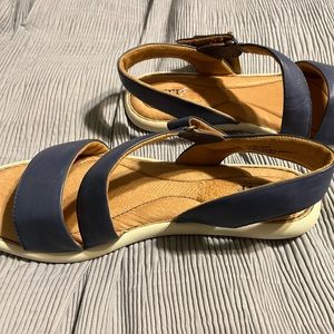Born Sandals- never worn